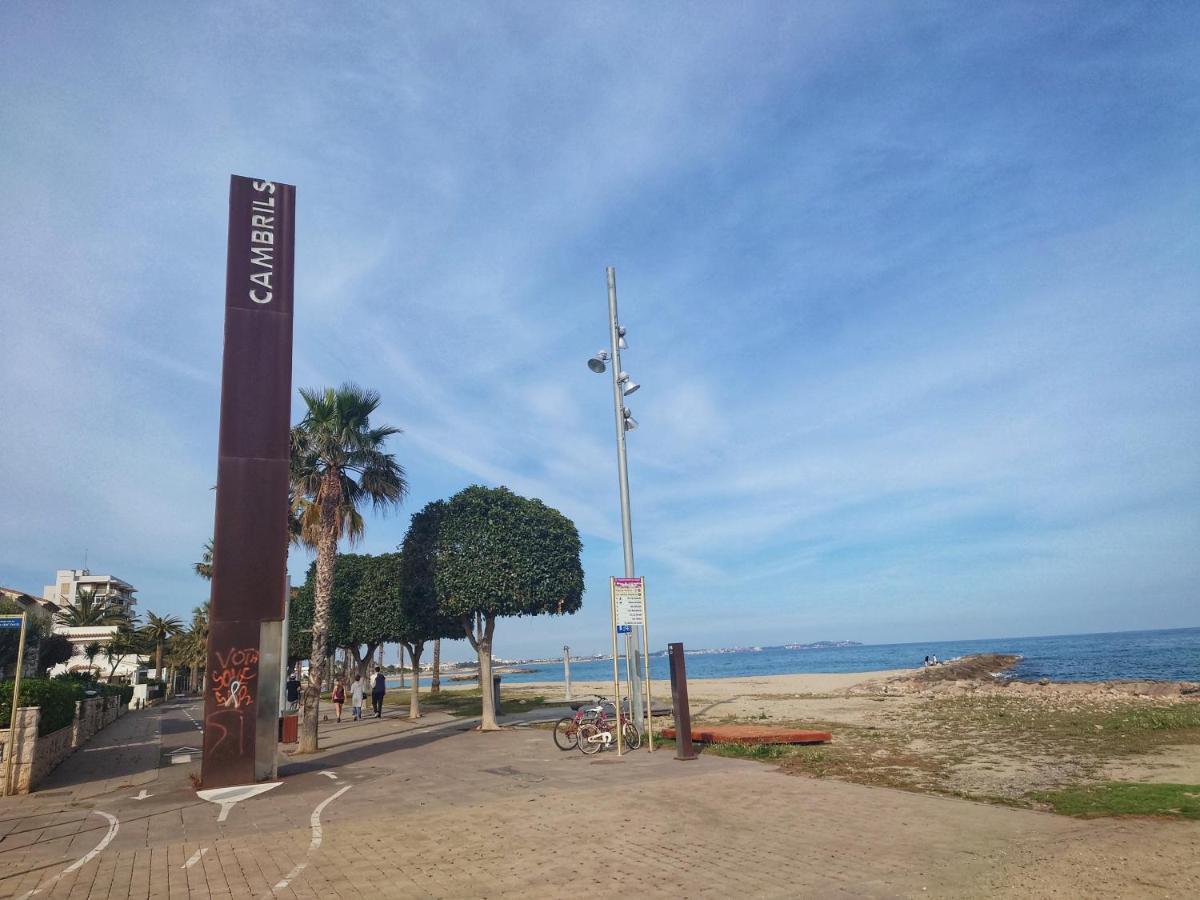 Primera Linia De Mar, Zona Tranquila Apartment Cambrils Luaran gambar