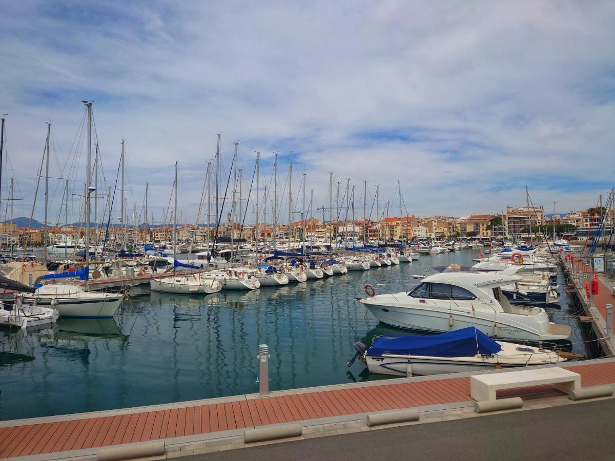 Primera Linia De Mar, Zona Tranquila Apartment Cambrils Luaran gambar